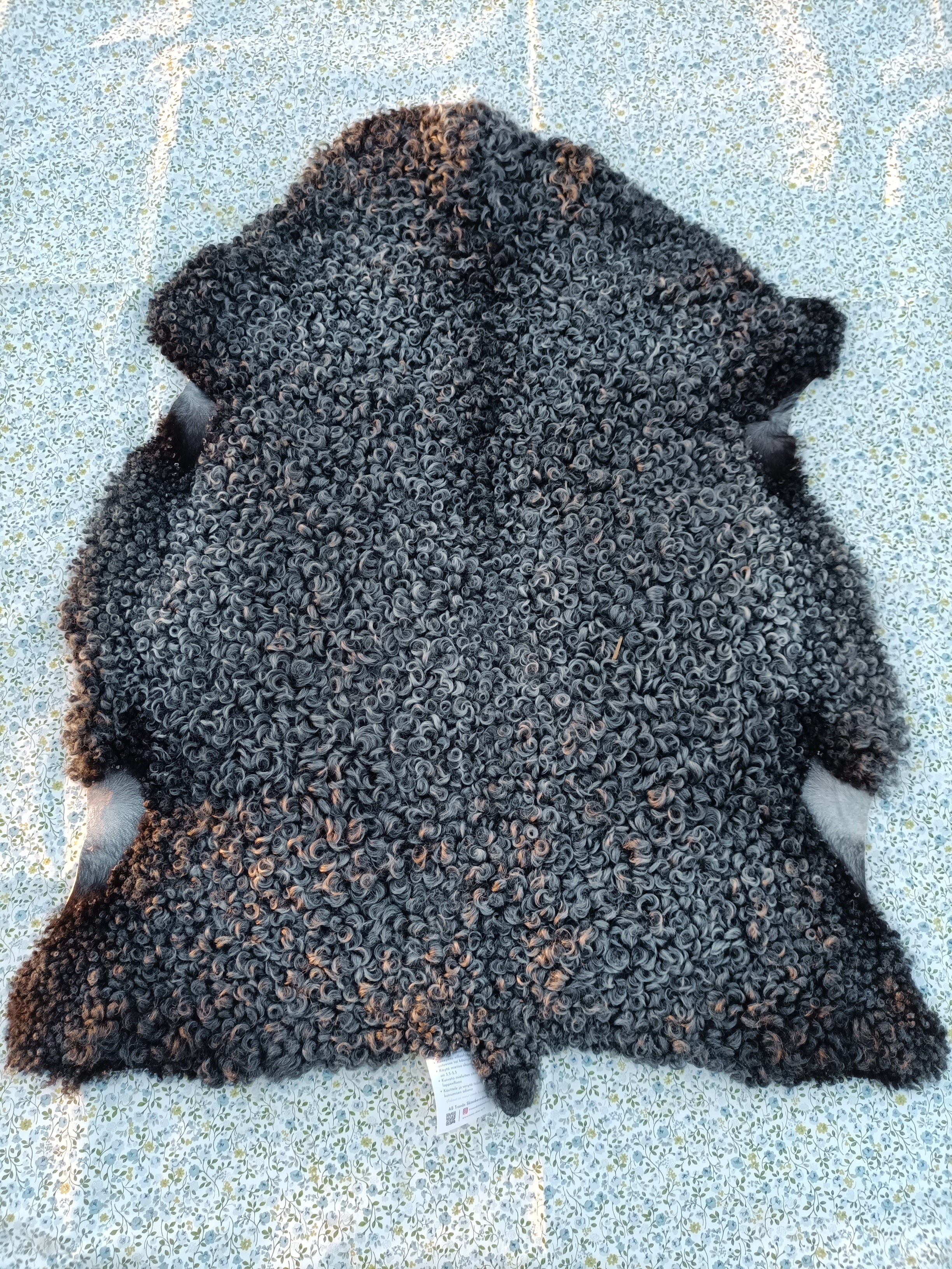 Harmaa lyhyt villa (Vesipestävä talja)